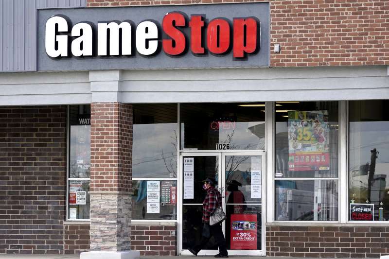 Gamestop股價暴漲,被視為散戶股民與華爾街對抗的「史詩級大軋空」。(AP)
