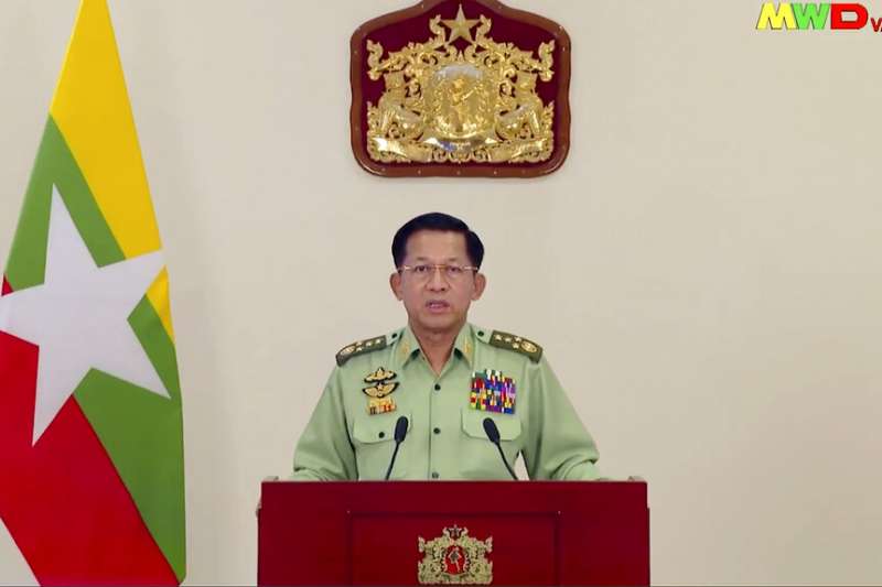 緬甸國防軍總司令、軍政府最高負責人敏昂萊8日晚間發表電視談話。(美聯社) 緬甸國防軍總司令、軍政府最高負責人敏昂萊8日晚間發表電視談話。(美聯社)