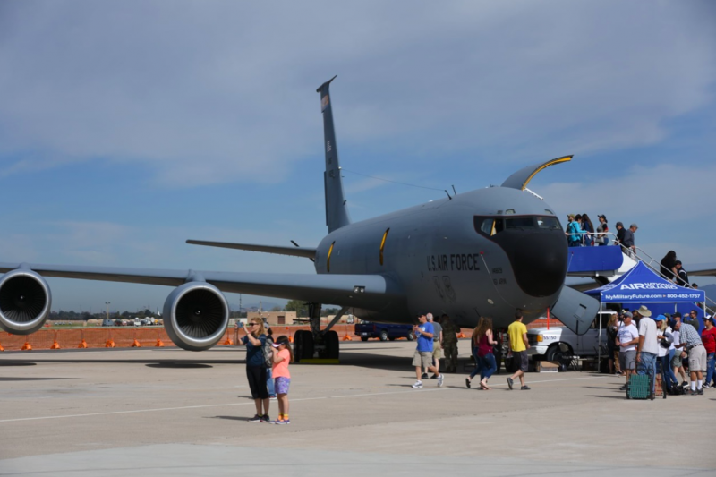 KC-135R空中加油機搭配F-16C/D型,亞利桑那空中國民兵的打擊範圍已經超越中華民國空軍。(許劍虹攝) KC-135R空中加油機搭配F-16C/D型,亞利桑那空中國民兵的打擊範圍已經超越中華民國空軍。(許劍虹攝)
