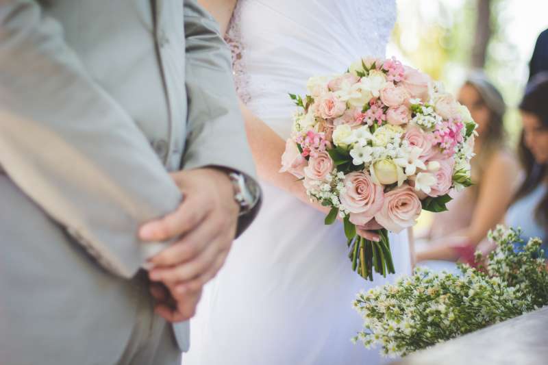 遠距離戀愛的終點不是結婚就是分手，呂秋遠律師一次解答婚姻中最現實的10個問題。（示意圖／取自Unsplash）