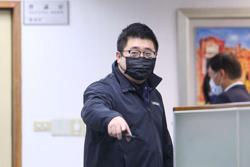 美贈疫苗扺台 林鶴明臉書開嗆 連美方都知 台灣政治疫情比肺炎嚴重 風傳媒