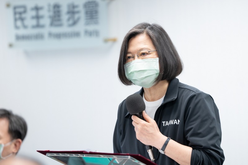 蔡英文喊話改革台鐵 游盈隆批強勢過頭:台鐵成為慘案唯一原因公平嗎?-風傳