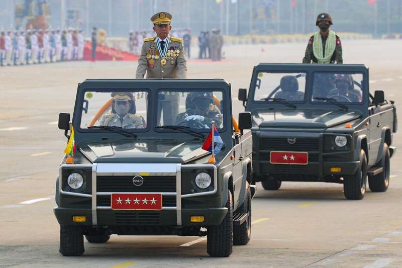 2021年3月27日，緬甸軍人節大閱兵，總司令敏昂萊校閱部隊（俄羅斯國防部FB）