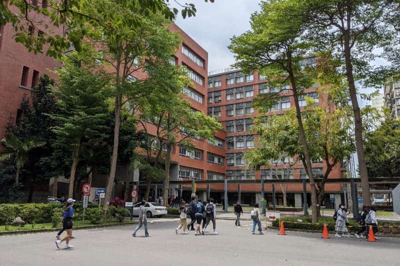 每一次教育制度的改變,對於內容詮釋的不同,影響的不只有教育制度,還有學生的受教權。(圖/陳逸群) 每一次教育制度的改變,對於內容詮釋的不同,影響的不只有教育制度,還有學生的受教權。(圖/陳逸群)