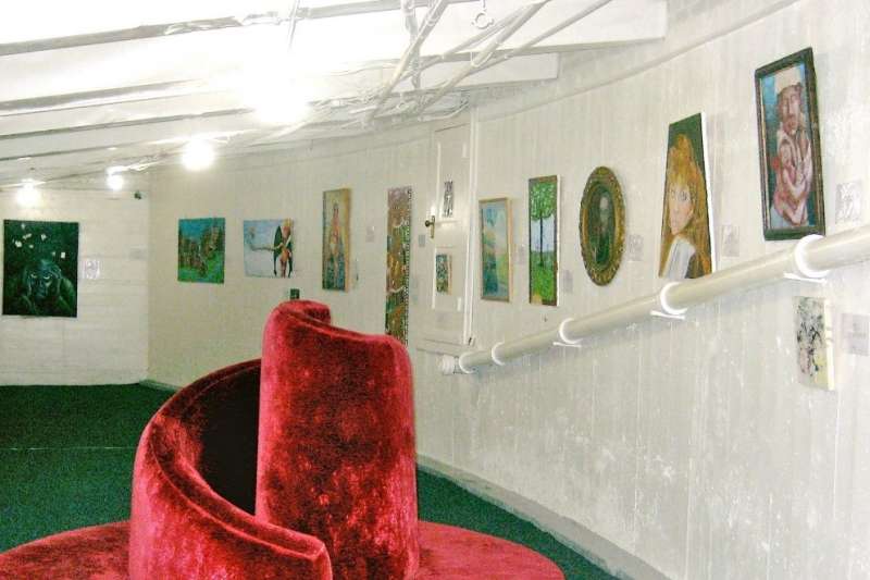 博物館(圖/取自Museum of Bad Art官方臉書) 博物館(圖/取自Museum of Bad Art官方臉書)