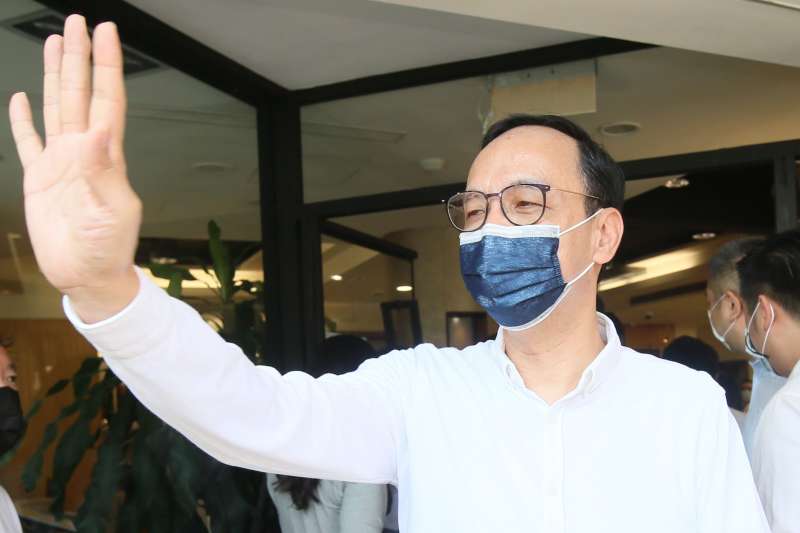 20210825-國民黨主席參選人朱立倫25日與雙北黨代表拍攝競選合照。(柯承惠攝) 20210825-國民黨主席參選人朱立倫25日與雙北黨代表拍攝競選合照。(柯承惠攝)