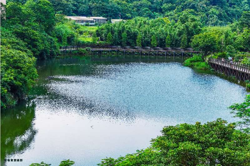 「天映湖」以面迎金龍湖之首。(圖/富比士地產王)