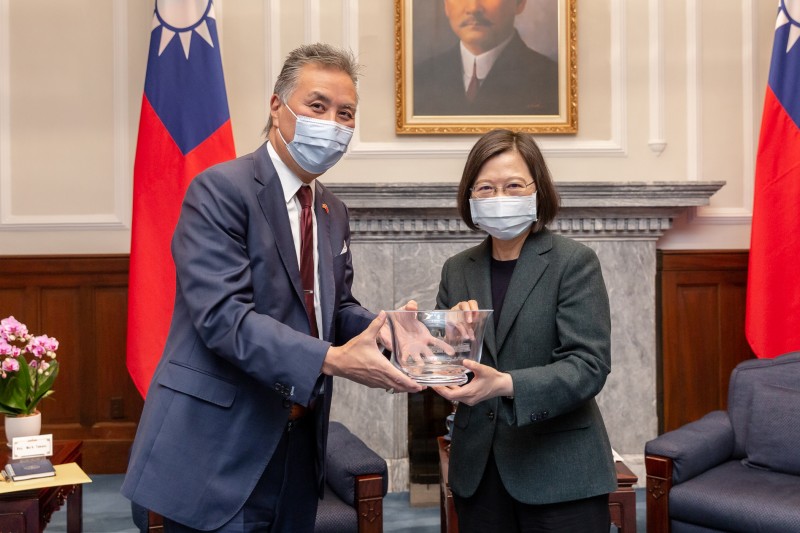 2021年11月26日,蔡英文總統接見美國聯邦眾議院退伍軍人事務委員會主席高野訪問團(總統府) 2021年11月26日,蔡英文總統接見美國聯邦眾議院退伍軍人事務委員會主席高野訪問團(總統府)