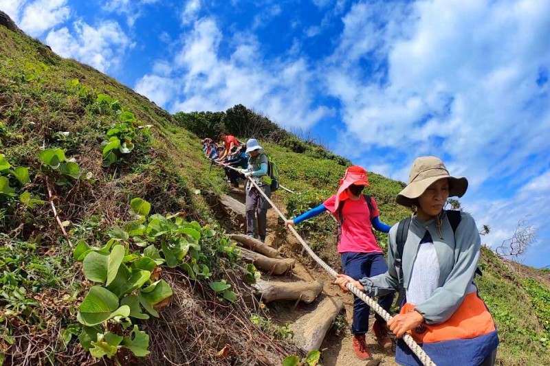 阿朗壹古道現已有簡易的棧道。(圖/奧丁丁客棧提供) 阿朗壹古道現已有簡易的棧道。(圖/奧丁丁客棧提供)