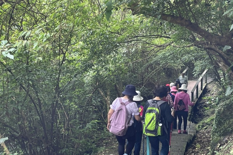 新北市觀旅局推廣「悠遊深石平」健康行旅，主打綠色交通。探索深坑、石碇、平溪山林步道與小鎮人文品味。（圖/陳又嘉攝）