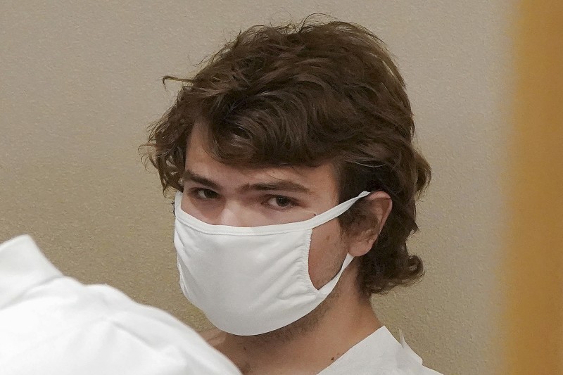 2022年5月14日,紐約州布法羅(Buffalo)槍擊慘案,白人男子詹德隆(Payton Gendron)闖入一家超市對黑人大開殺戒(AP)