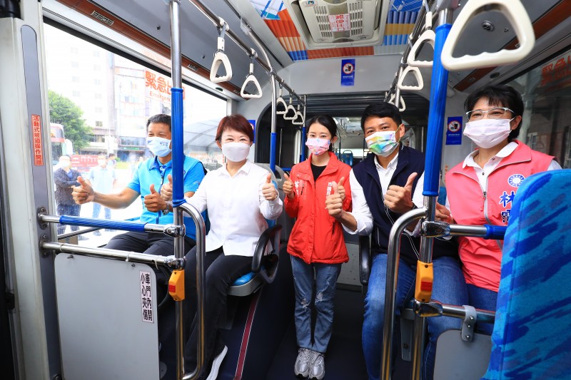 六大幹線公車番號分別為100、200、300、500、700、900,尖峰10分鐘一班,離峰15分鐘一班。(圖/台中市政府)