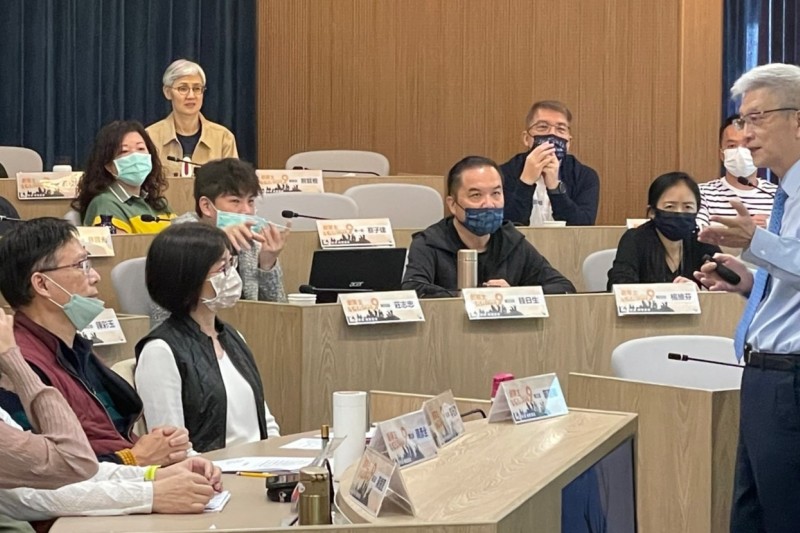 政大「創業主班」課程師資堅強,提供學員全方位系統性企管學習。(圖/政大提供)