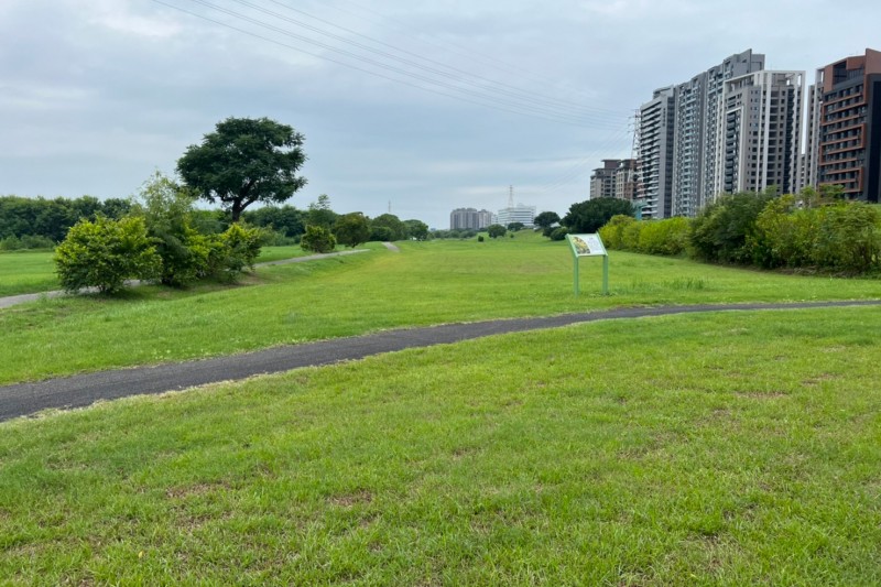 新竹縣長楊文科積極推動「頭前溪北岸高灘地河濱公園」，由於施工範圍位於河川區域，包含國有土地及農田水利用地，待取得二河局許可後，將盡速動工。（圖／新竹縣政府提供）