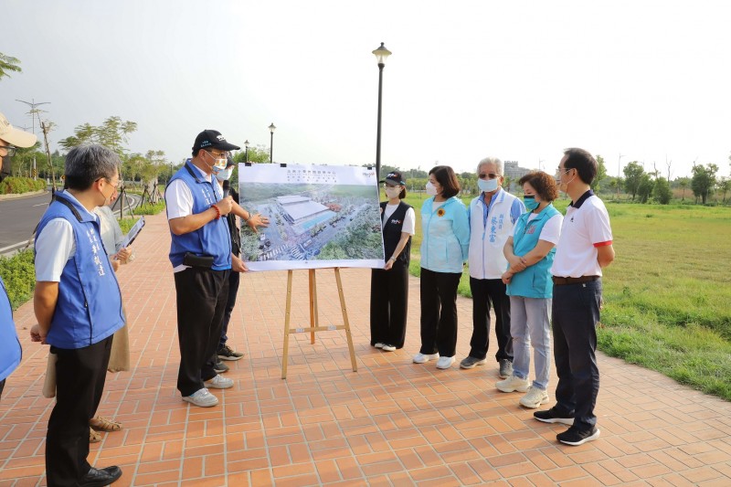 雲林縣政府預計投入6億元在斗南鎮興建一座大型休閒娛樂中心,縣長張麗善前往勘查。(圖/雲林縣政府工務處提供)