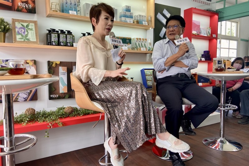 屏東縣政府將屏東農再社區農再商品搬進勝利星村,進行為期25天的限定快閃店。(圖/屏東縣政府城鄉發展處提供)