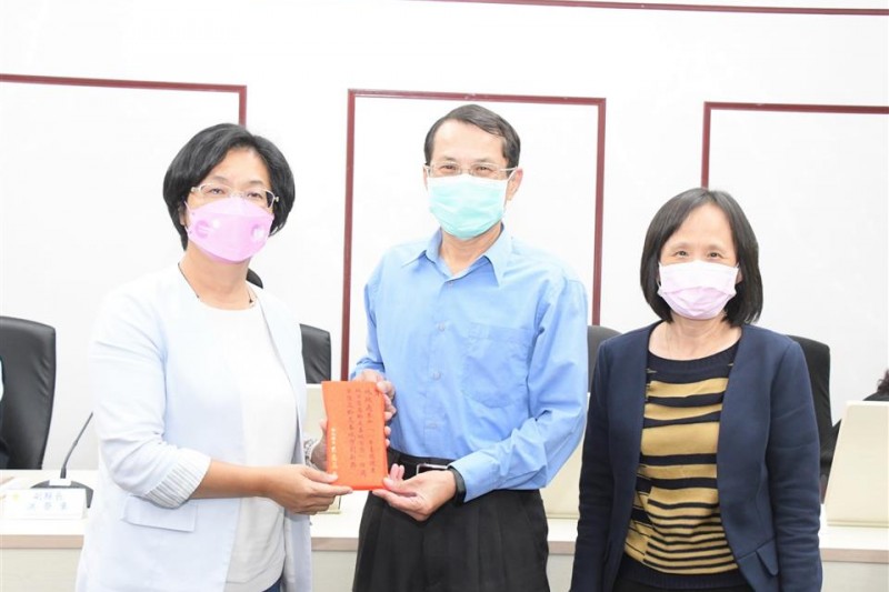 彰化縣榮獲「111臺灣健康城市暨高齡友善城市獎-創新獎」。(圖/彰化縣政府)