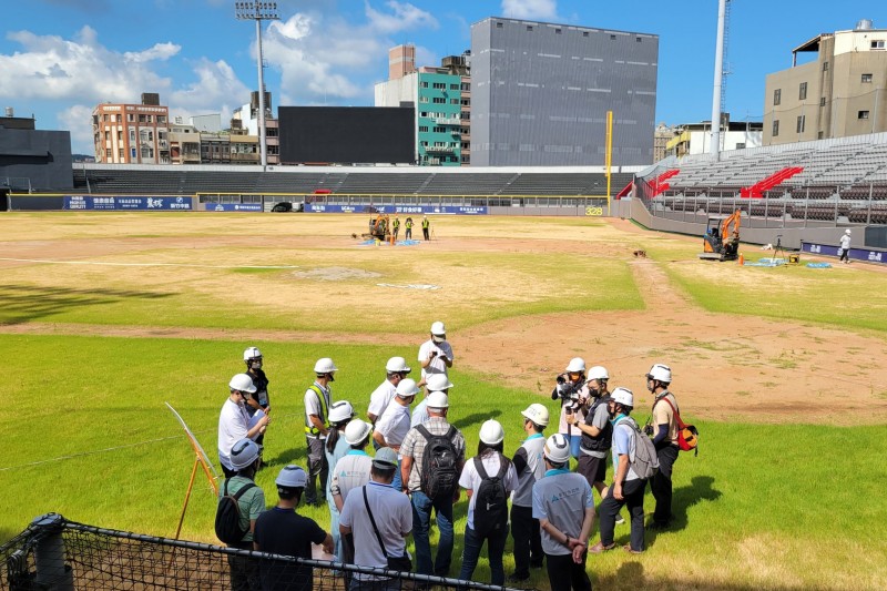 新竹市議會肯定市府專業改善方案，盼加速改善帶給市民安全的棒球場。（資料照／方詠騰攝）