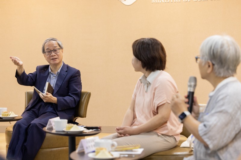 文化部長李遠出過繪本、拍過電影，也辦過影視音實驗教育，以自身經驗分享如何真正具體培養創作者。（圖／文化部提供）