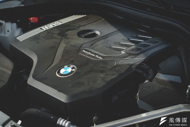 使用 2.0 升直列 4 缸渦輪引擎,有著 245 ps / 40.8 kgm 最大輸出。 使用 2.0 升直列 4 缸渦輪引擎,有著 245 ps / 40.8 kgm 最大輸出。