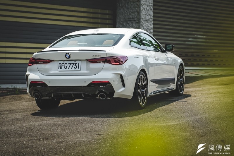 對於日常使用居多,但又想來點運動化的想像空間,指名 BMW 的話或許可將 430i M Sport 列入考量。 對於日常使用居多,但又想來點運動化的想像空間,指名 BMW 的話或許可將 430i M Sport 列入考量。