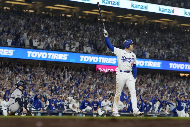 洛杉磯道奇在世界大賽首役靠著弗利曼(Freddie Freeman)的再見滿貫砲以6比3勝出。(美聯社) 洛杉磯道奇在世界大賽首役靠著弗利曼(Freddie Freeman)的再見滿貫砲以6比3勝出。(美聯社)