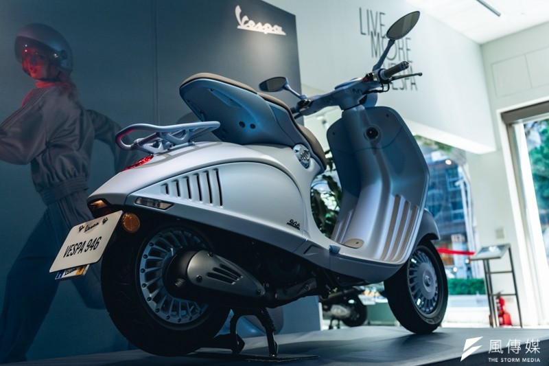 946 Snake 蛇年特仕版即日起至 4 月 6 日於台中旗艦展示中心限時展出，僅此一站也不再做額外的巡迴展演。