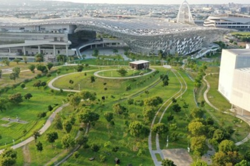 中央公園綠環境整合計畫,台中國際會展中心、綠美圖-榮獲工商業與園區類佳作。(圖/台中市政府建設局提供) 中央公園綠環境整合計畫,台中國際會展中心、綠美圖-榮獲工商業與園區類佳作。(圖/台中市政府建設局提供)