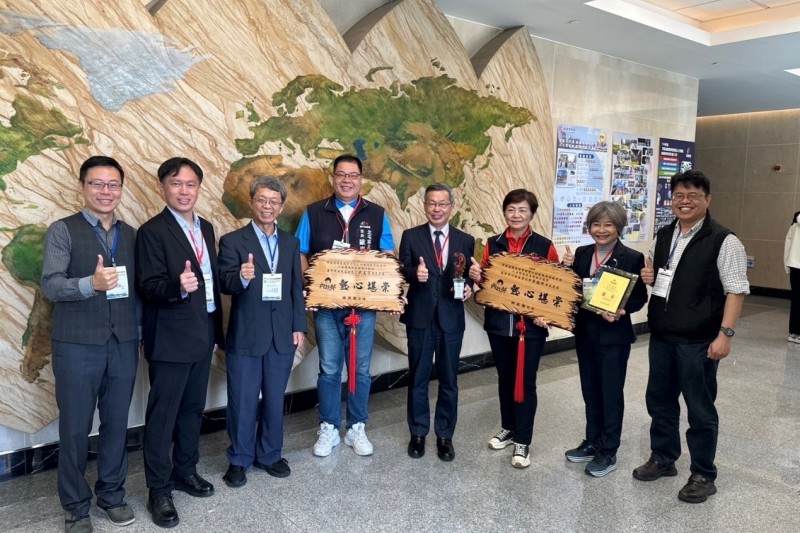 台中人本建設奪雙料「優等」、榮獲中央無障礙評鑑8大獎,再創亮眼佳績。(圖/台中市政府建設局提供) 台中人本建設奪雙料「優等」、榮獲中央無障礙評鑑8大獎,再創亮眼佳績。(圖/台中市政府建設局提供)