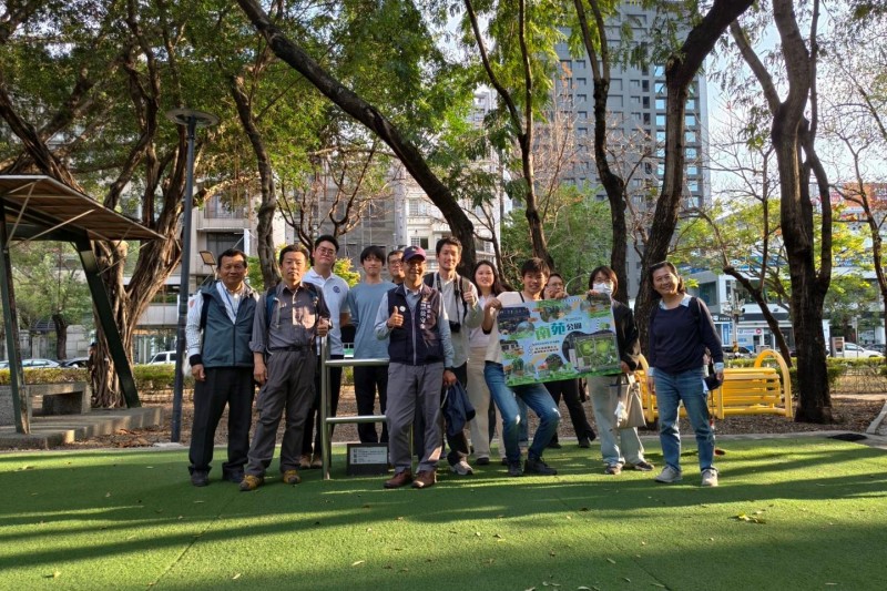 中市府建設局透過跨國交流注入新動能，邀日本大藪崇司教授來台分享經驗，助力台中療癒公園再升級。(圖/台中市政府)