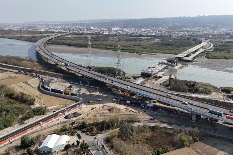 大肚和美橋由台中市與彰化縣攜手推動，投入總經費約32億元。(圖/台中市政府)