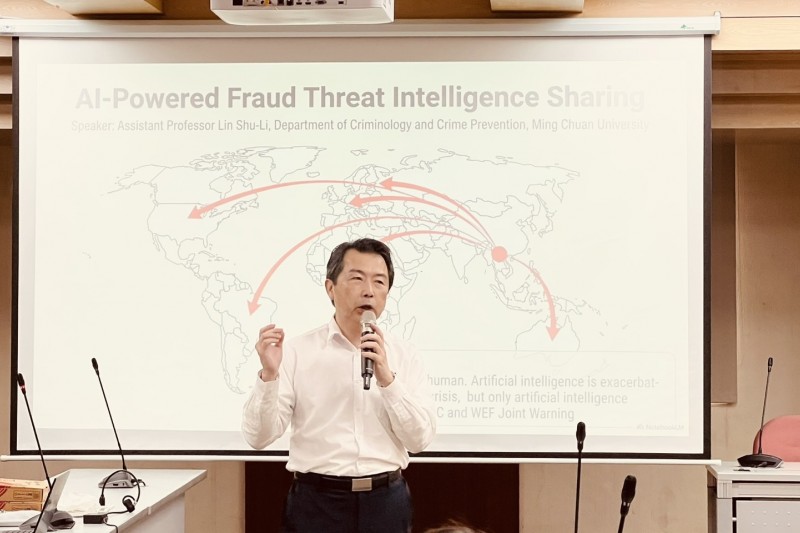 銘傳大學犯罪防治系助理教授林書立指出,AI與演算法正被詐欺集團利用,透過限時動態、短影音與社群貼文進行精準詐騙投放,呼籲政府強化平台責任與數位監管機制。(圖/民間反詐騙協會提供) 銘傳大學犯罪防治系助理教授林書立指出,AI與演算法正被詐欺集團利用,透過限時動態、短影音與社群貼文進行精準詐騙投放,呼籲政府強化平台責任與數位監管機制。(圖/民間反詐騙協會提供)