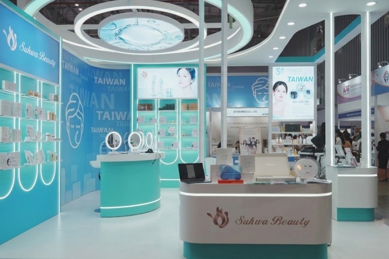 Vietbeauty與Cosmobeauté Vietnam 2026匯集各國美容品牌及專業買家,台灣館集中展現保養產品與美容科技研發能量。(圖/水映美提供) Vietbeauty與Cosmobeauté Vietnam 2026匯集各國美容品牌及專業買家,台灣館集中展現保養產品與美容科技研發能量。(圖/水映美提供)
