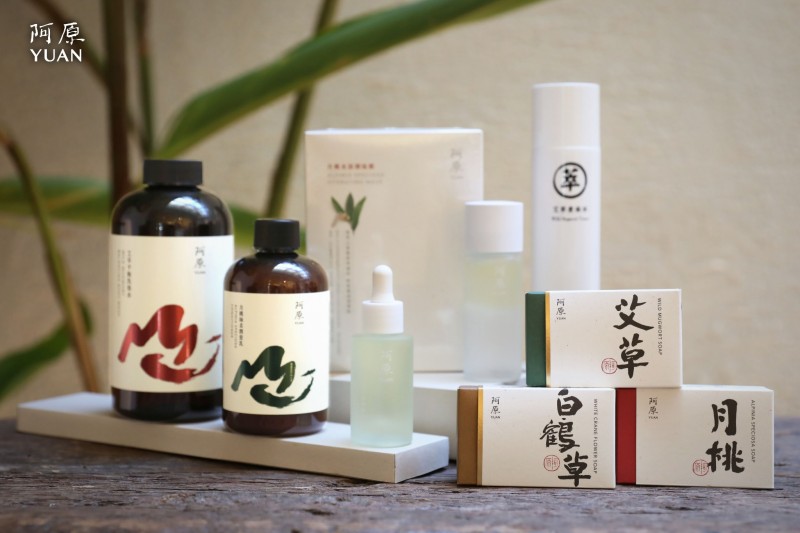 迎接秋冬換季，以青草植物的純淨力量，提供從潔淨、調理到養護的完整選擇。(圖/業者提供)