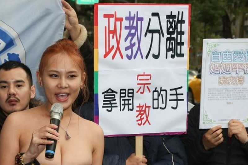 马友蓉 盼政教分離小模馬友蓉向賴士葆撒嬌-風傳媒