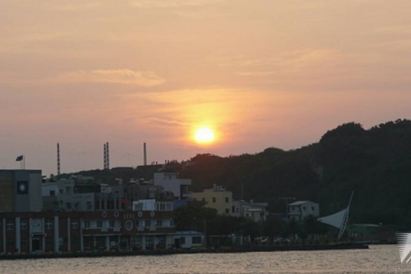 2014年的最後一抹夕陽。(蘇仲泓攝)