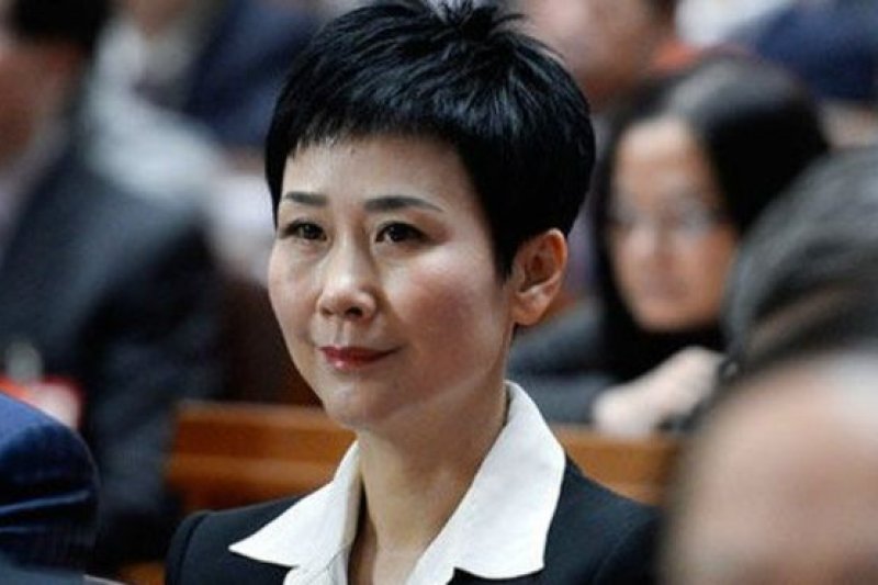 今年54歲的李小琳是中國前國務院總理李鵬的女兒。(新華網) 今年54歲的李小琳是中國前國務院總理李鵬的女兒。(新華網)
