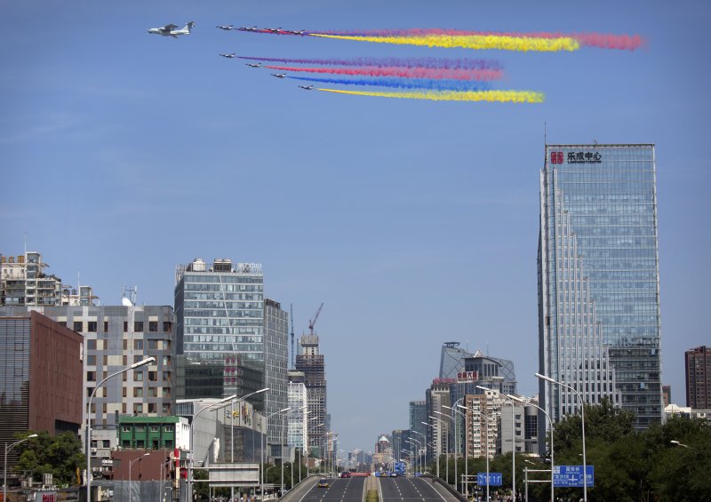 中國九三大閱兵，空中梯隊式（美聯社）