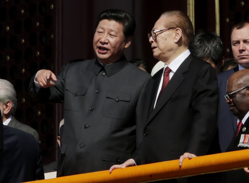 中國九三大閱兵,習近平與江澤民(美聯社) 中國九三大閱兵,習近平與江澤民(美聯社)
