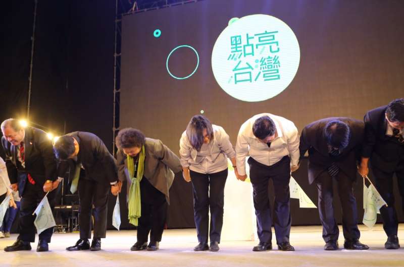 民進黨黨慶、蔡英文、陳菊、鄭文燦、林佳龍。(蔡耀徵攝) 民進黨黨慶、蔡英文、陳菊、鄭文燦、林佳龍。(蔡耀徵攝)