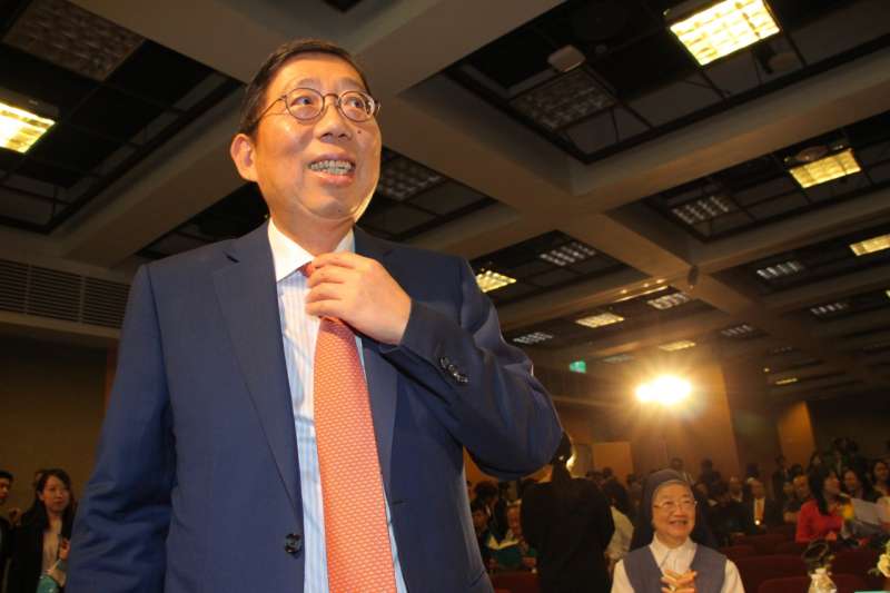第一屆「蔡萬才台灣貢獻獎」28日舉行頒獎典禮,富邦人壽董事長鄭本源。(葉信菉攝) 第一屆「蔡萬才台灣貢獻獎」28日舉行頒獎典禮,富邦蔡明興。(葉信菉攝)