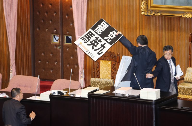 20151106-立法院.馬習會後報告朝野協商.台聯黨癱瘓院會（陳明仁攝）