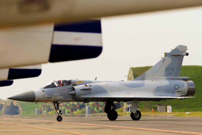 20151119-空軍新竹基地紀念新竹戰役戰機性能展演營區開放.A.幻象2000戰機（陳明仁攝）