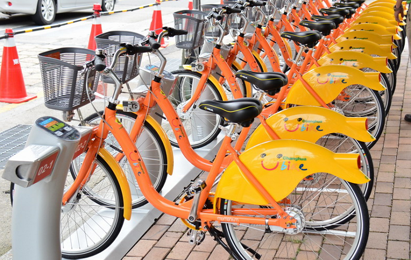 每一台YouBike其實就是根據一份定型化契約服務消費者的兩輪自動販賣機。(作者提供) 每一台YouBike其實就是根據一份定型化契約服務消費者的兩輪自動販賣機。(作者提供)