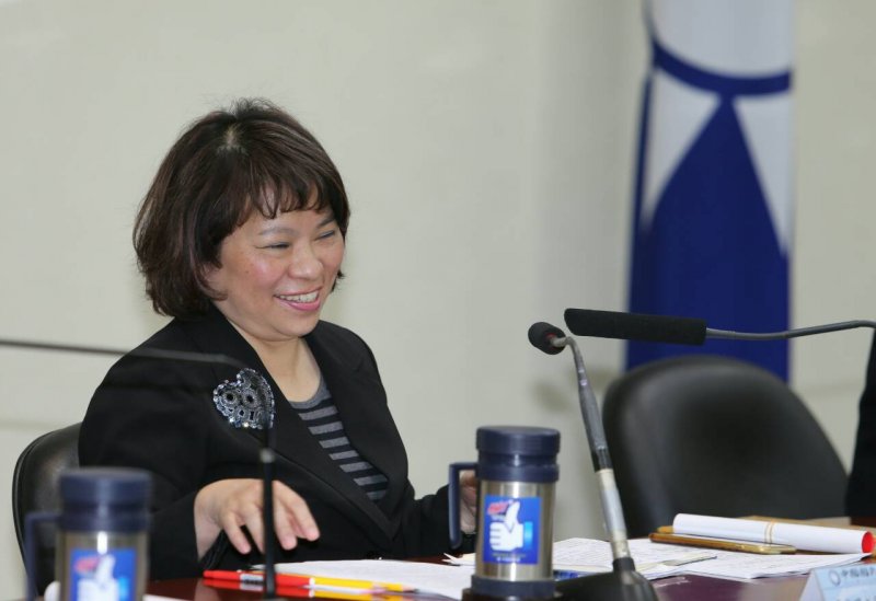 代理主席黃敏惠主持中常會,由行政院副秘書長徐中雄代表領表參選國民黨主席補選。(陳明仁攝) 代理主席黃敏惠主持中常會,由行政院副秘書長徐中雄代表領表參選國民黨主席補選。(陳明仁攝)