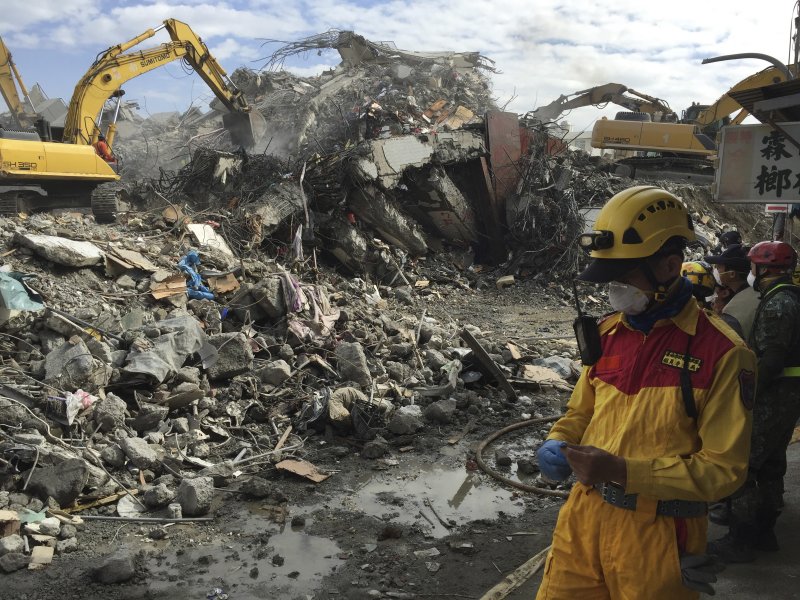 南台灣大地震，台南市永康區維冠金龍大樓災區（美聯社）