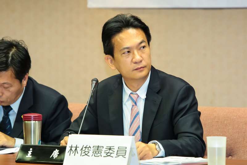民進黨立委林俊憲召開「從黃安享用健保爭議,探討現行健保法缺失與修法方向」公聽會。(顏麟宇攝) 民進黨立委林俊憲召開「從黃安享用健保爭議,探討現行健保法缺失與修法方向」公聽會。(顏麟宇攝)