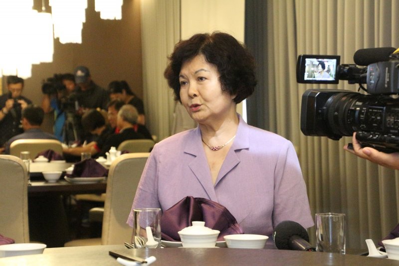 受難者家屬藍芸若女士向媒體傳達白色恐怖獄外之囚的生長艱辛(取自國家人權博物館籌備處) 受難者家屬藍芸若女士向媒體傳達白色恐怖獄外之囚的生長艱辛(取自國家人權博物館籌備處)