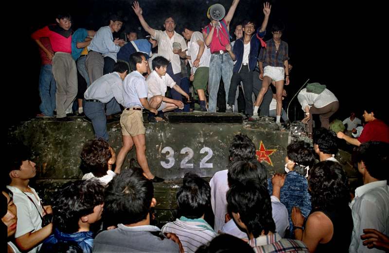 1989年6月4日,六四天安門事件爆發,北京當局血腥鎮壓示威學生(美聯社) 1989年6月4日,六四天安門事件爆發,北京當局血腥鎮壓示威學生(美聯社)