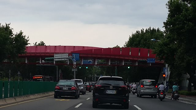 中山北路上第一座天橋-花博天橋 中山北路上第一座天橋-花博天橋